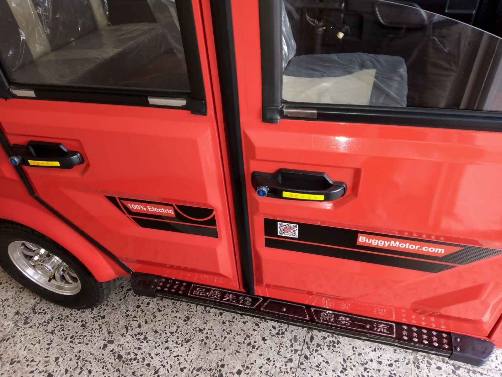 Motocarro electrico con estribos de lujo 2024